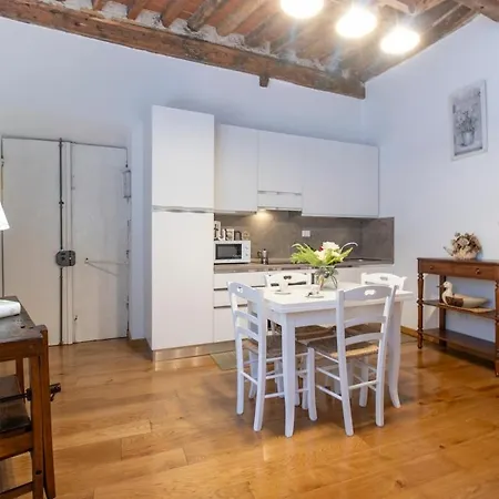 A 2 Min From Duomo Ac Wi-fi Apartment *
